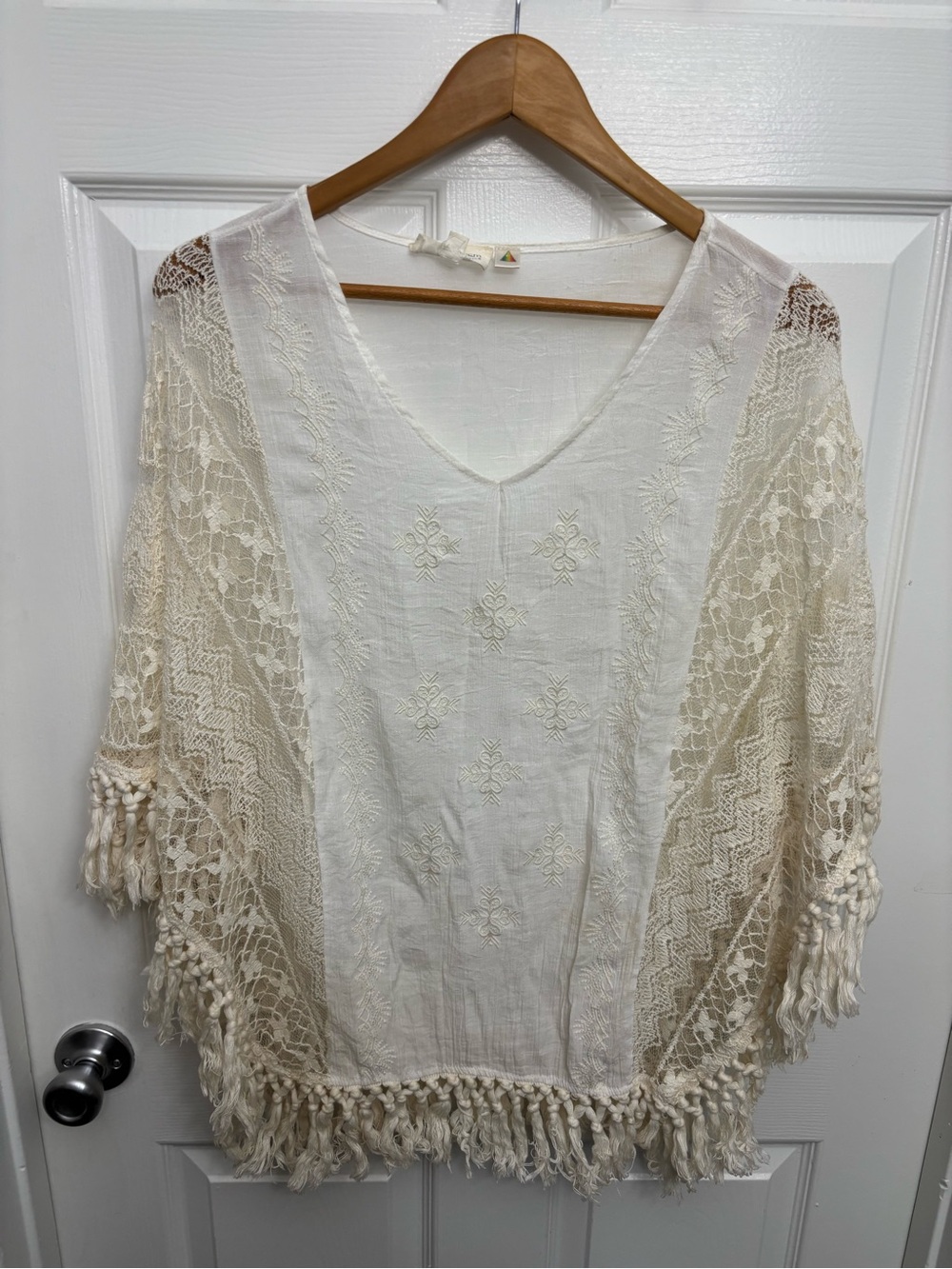 Mistic Prysm by Listicle Cream Lace/Crochet Fringe Boho Hippie Festival Poncho